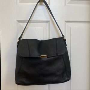Talbots Elegant Black Pebble Leather Shoulder Bag
Excellent preloved condition